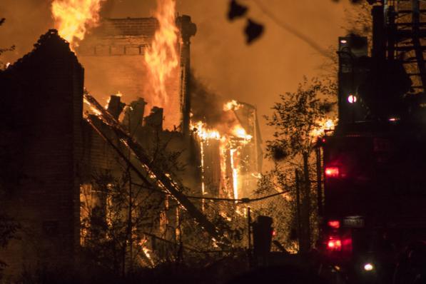 چه ساختمان هایی بیمه آتش سوزی باید شوند؟